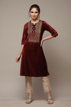 Maroon Velvet Straight Printed Kurta image number 1