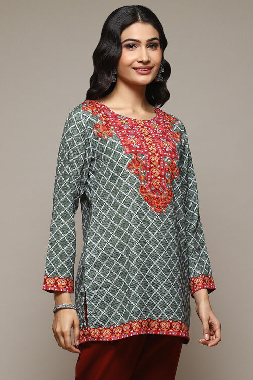 Green Cotton Blend Printed Kurti image number 4