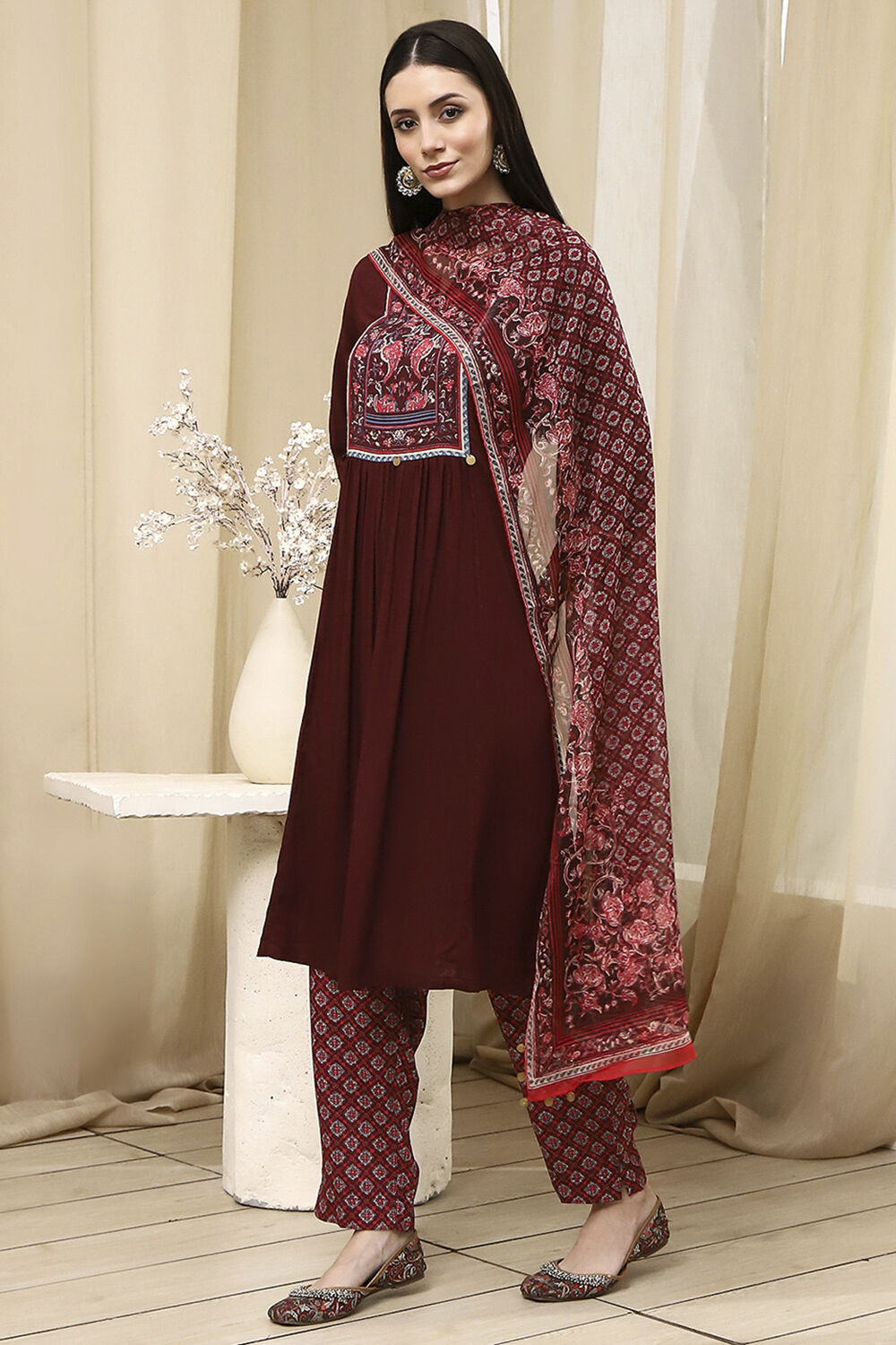 Brown Solid Gathered Straight Suit Set image number 3