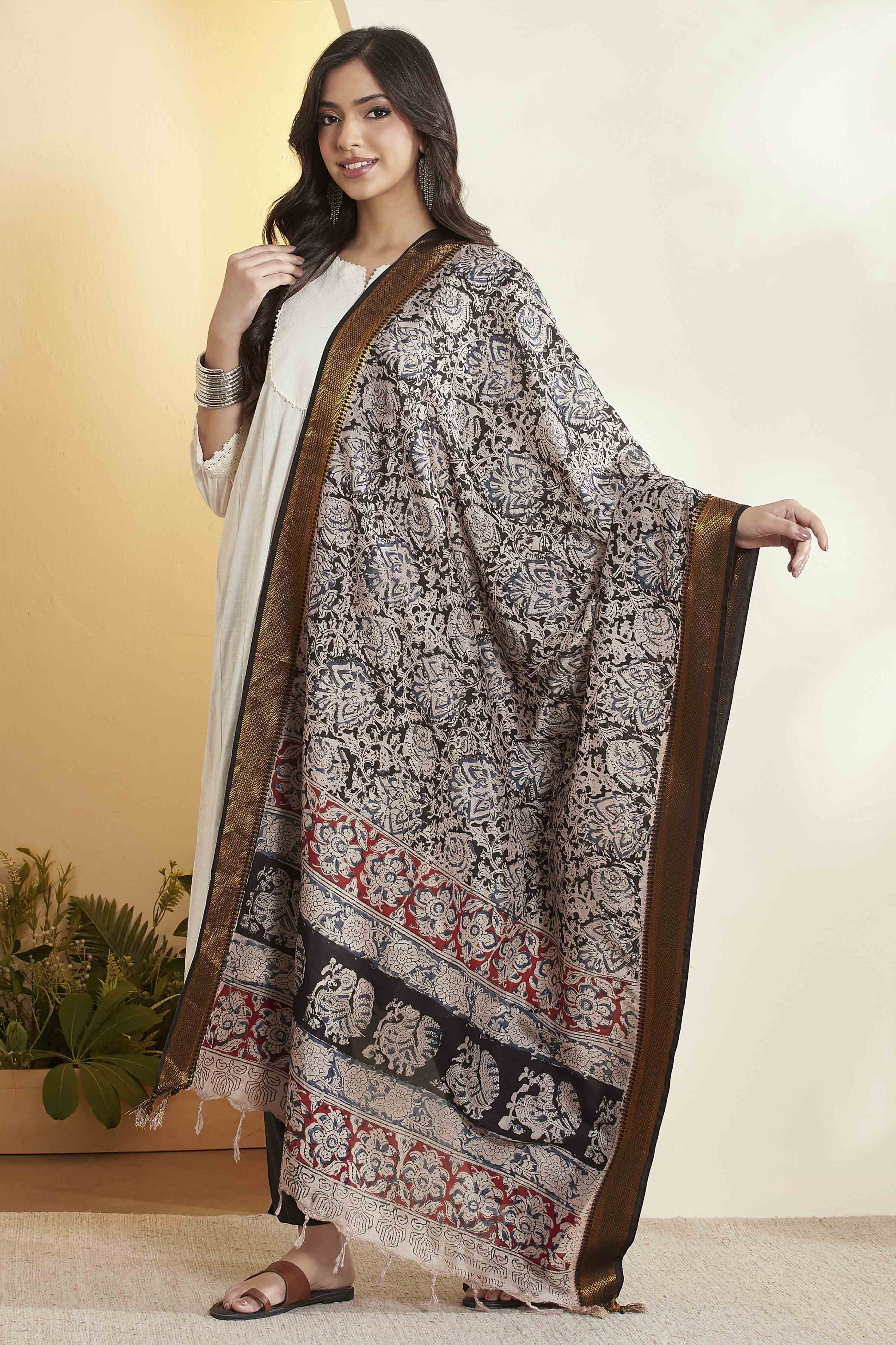 Black Chennur Silk Floral Printed Dupatta image number 3