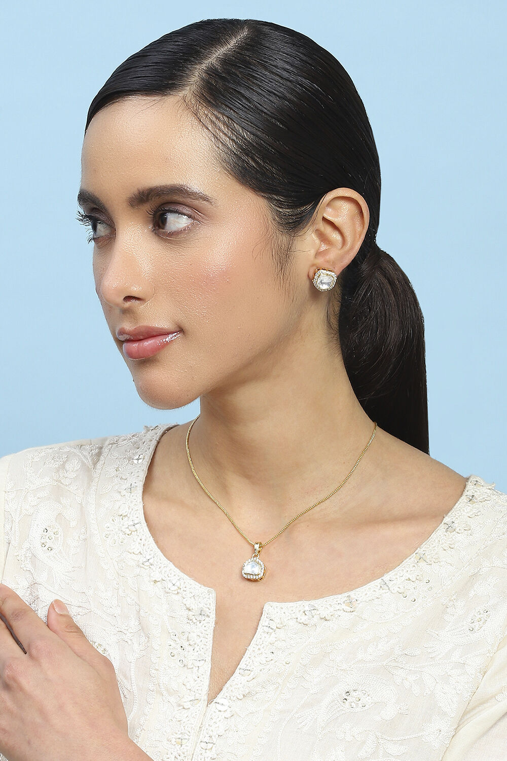 Gold Brass Necklace Set image number 3