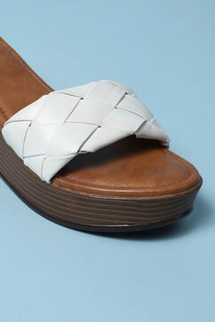 White Pu Wedges image number 1