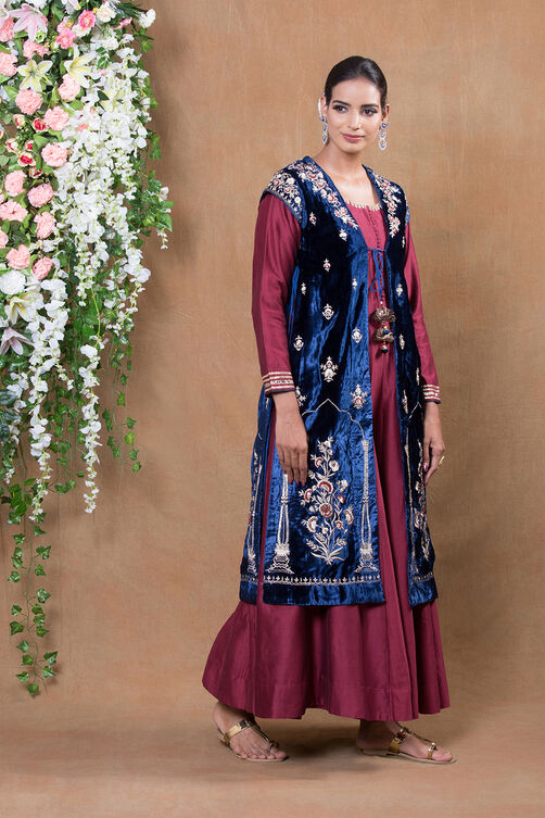 Velvet Jacket & Silk Kurta Set By Anju Modi image number 0