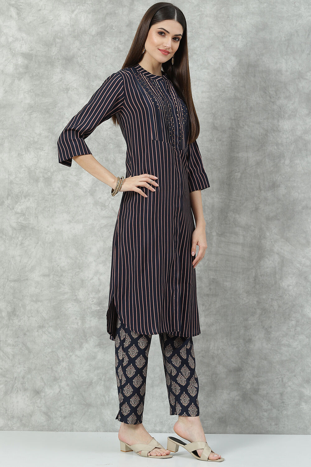 Red Poly Viscose Printed Kurta Set image number 5