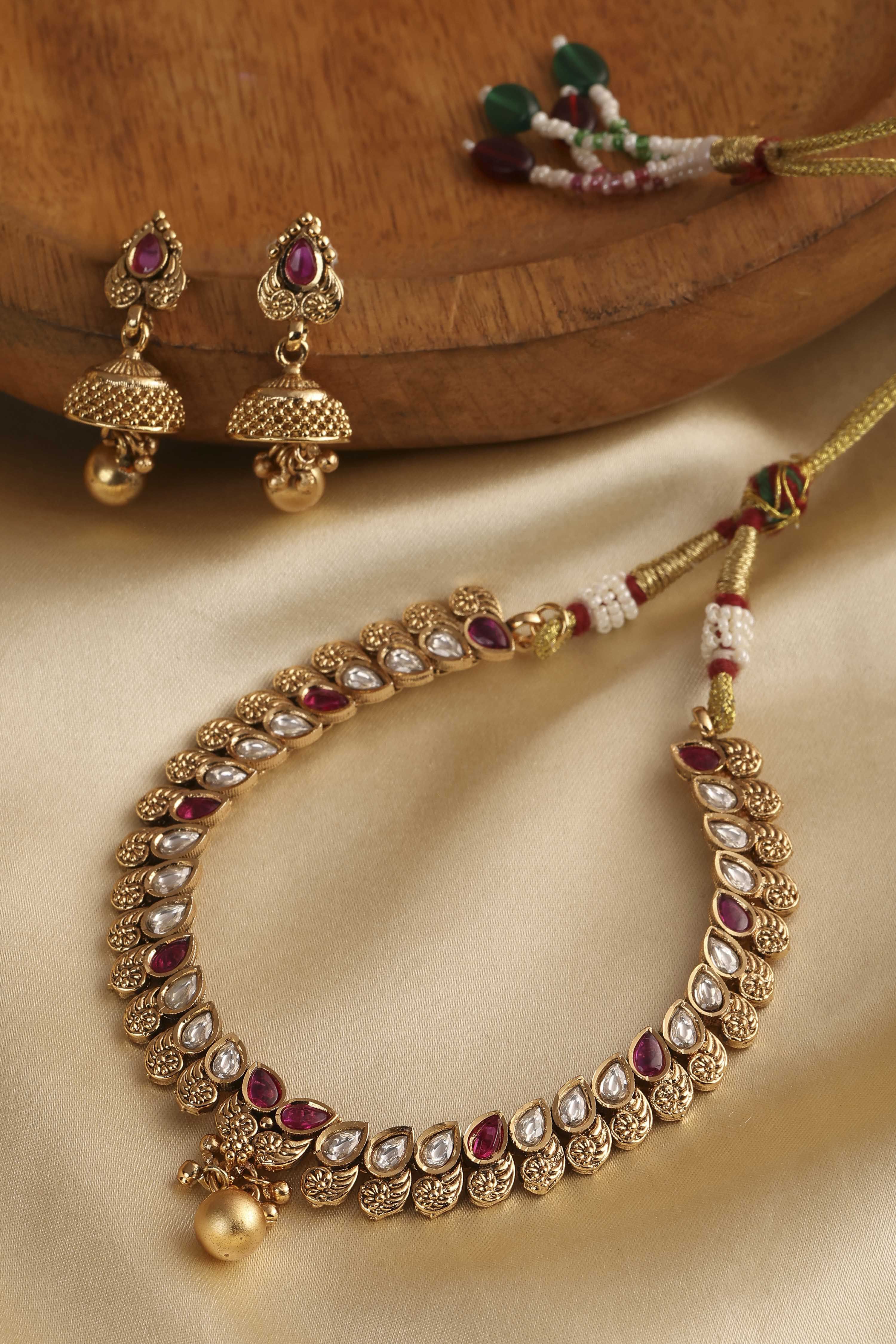 Red Alloy Necklace Set image number 0