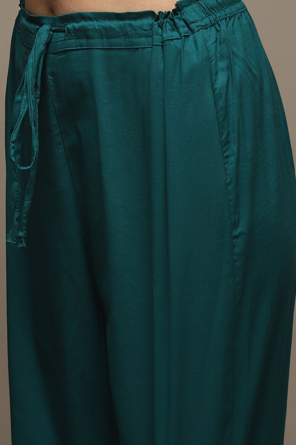 Peacock Green Cotton Blend Straight Kurta Pants Suit Set image number 2