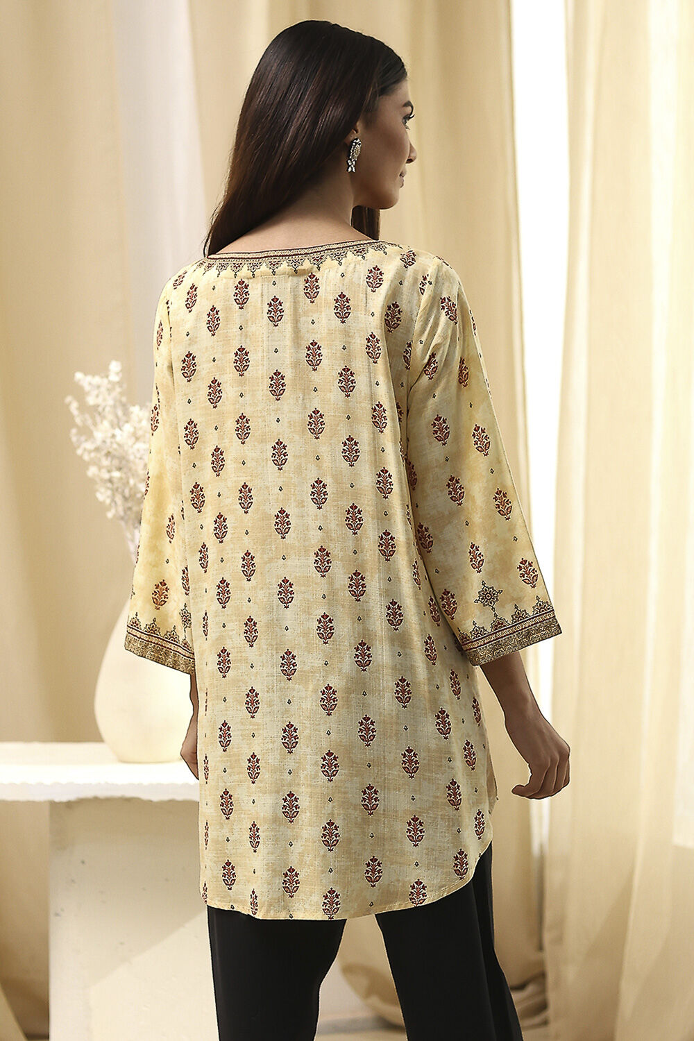 Beige Printed Straight Short Kurta image number 3