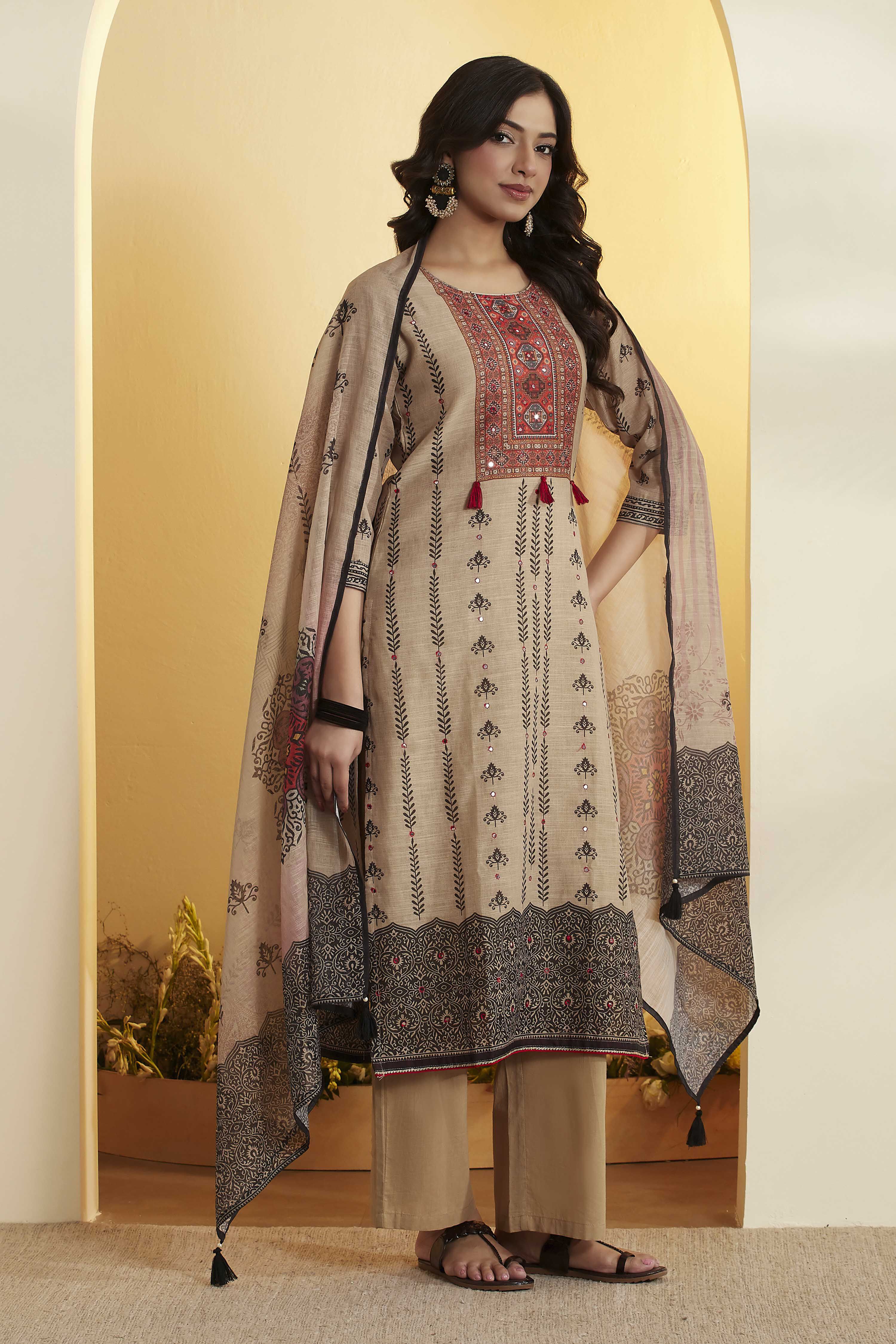 Beige Traditional Motifs Poly Linen Kurta Set image number 2