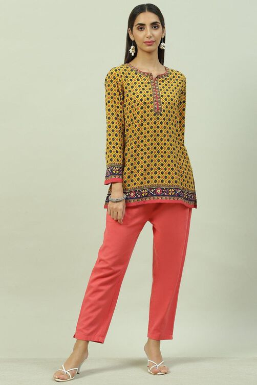 Off White Art Silk Straight Printed Kurti image number 5