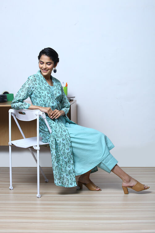 Mint Green Art Silk Straight Kurta Relaxed Pant Suit Set image number 3