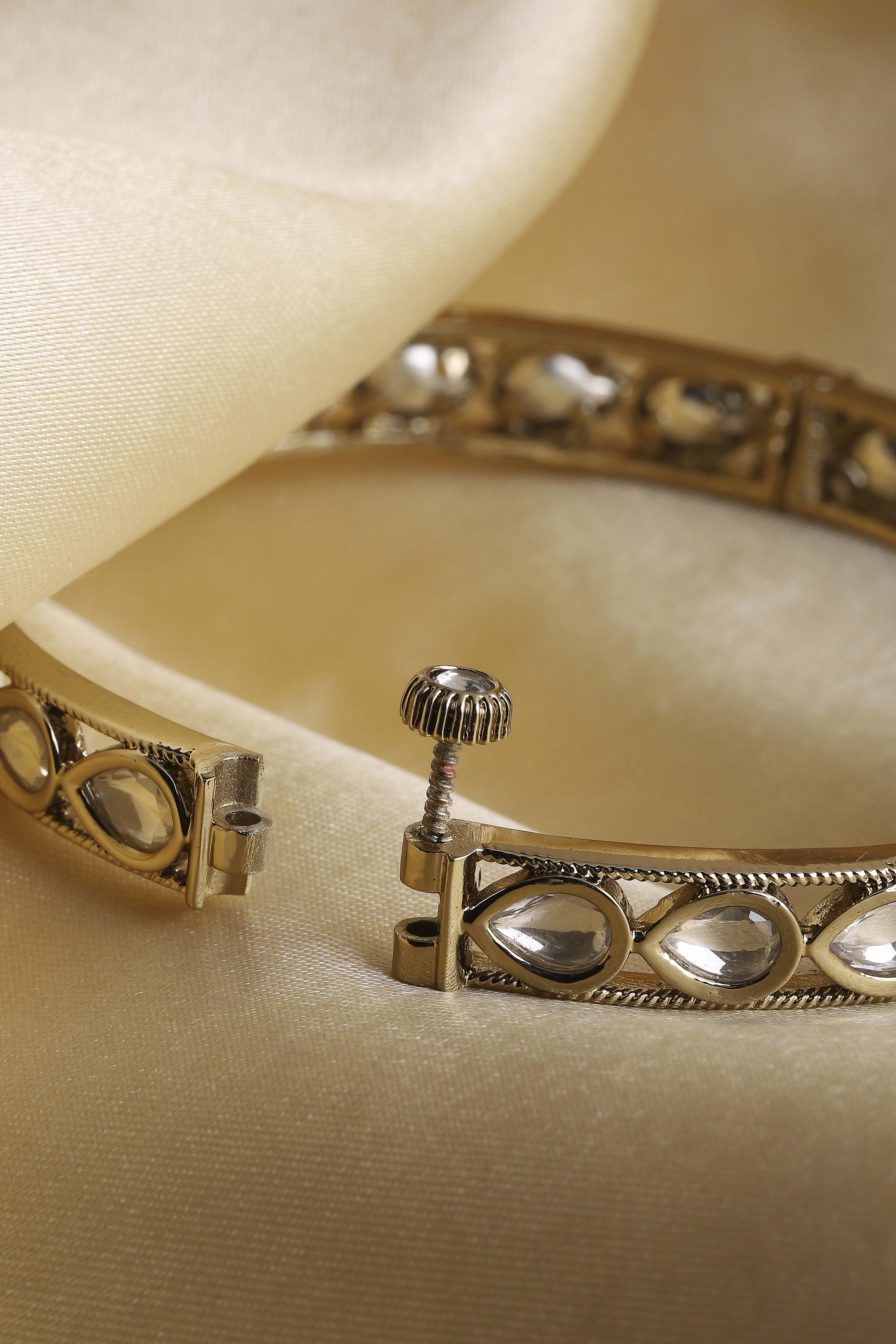 Gold Alloy Bangle image number 4