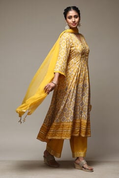 Yellow Modal Anarkali Kurta Churidar Suit Set image number 6