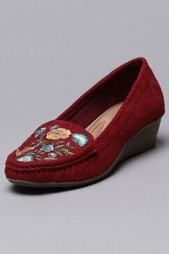 Maroon Synthetic Suede Formal Loafers image number 2