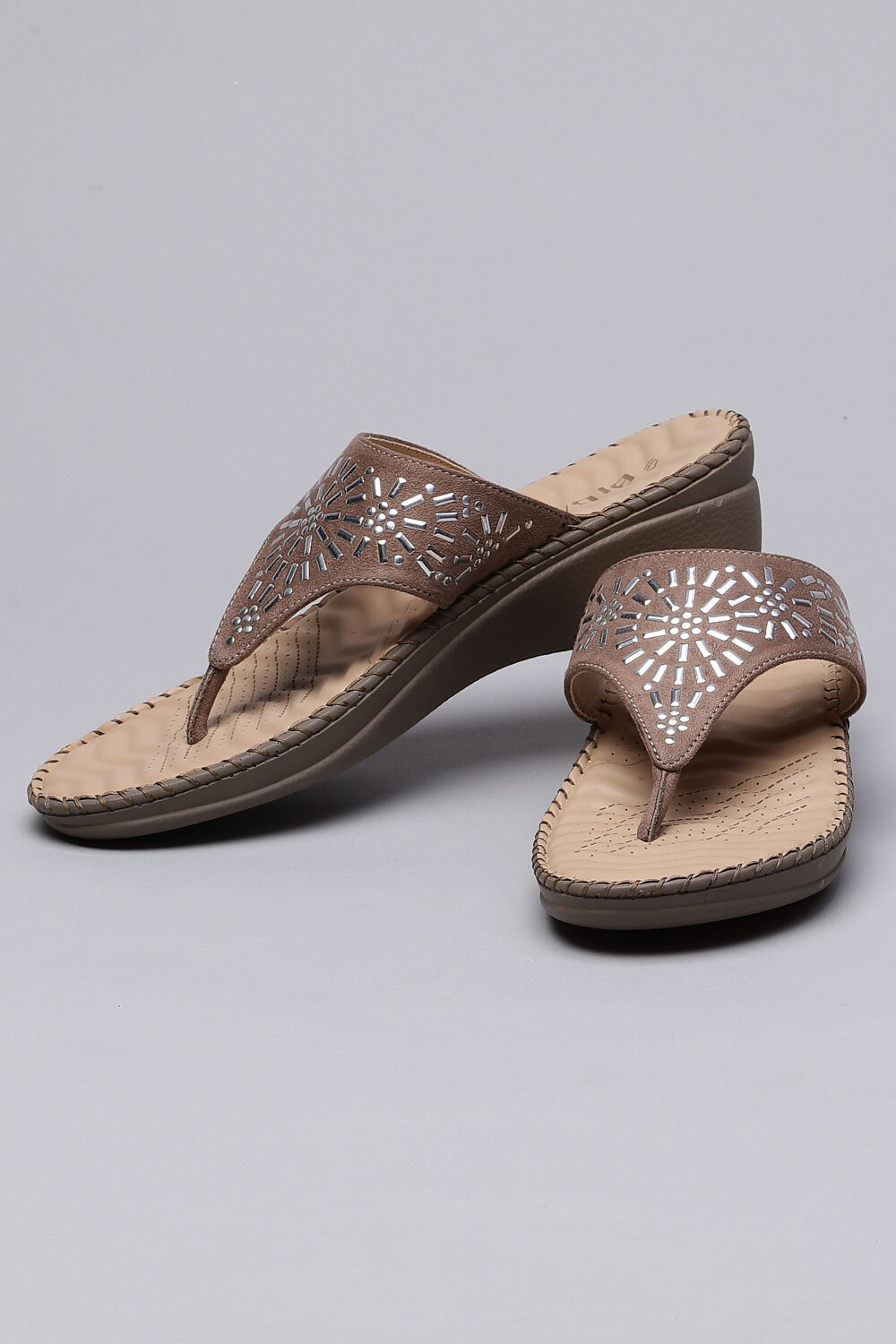 Cream flip flops outlet