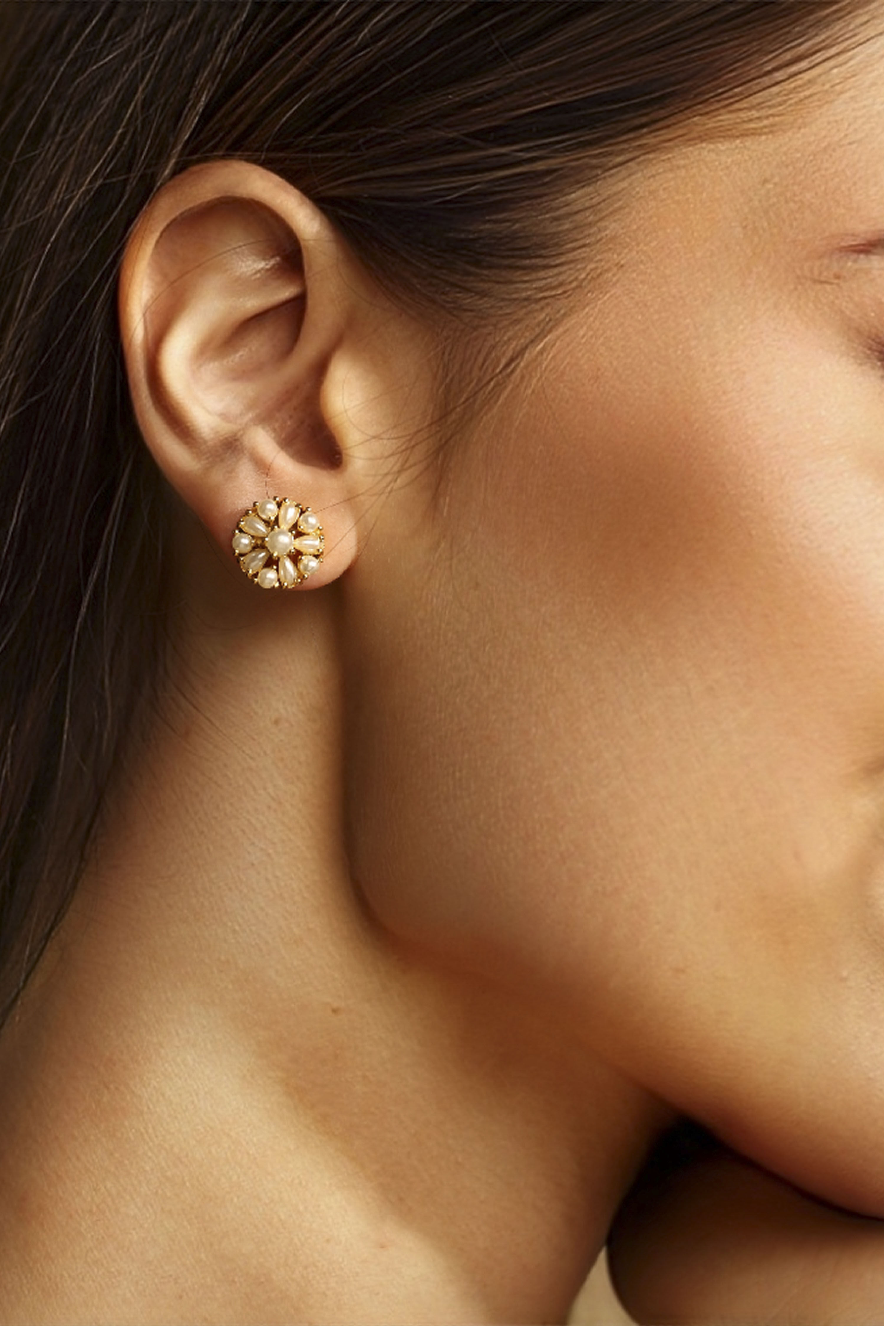 Pearl Brass Studs image number 1