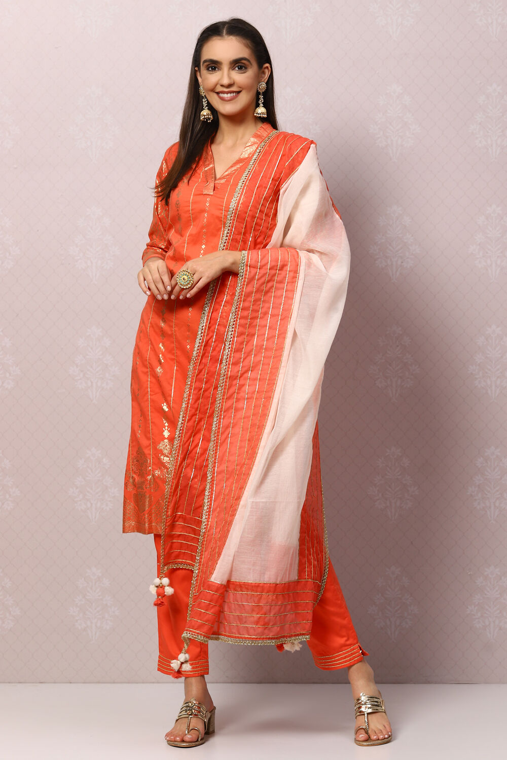 Yellow Cotton Straight Kurta Slim Pant Suit Set image number 6