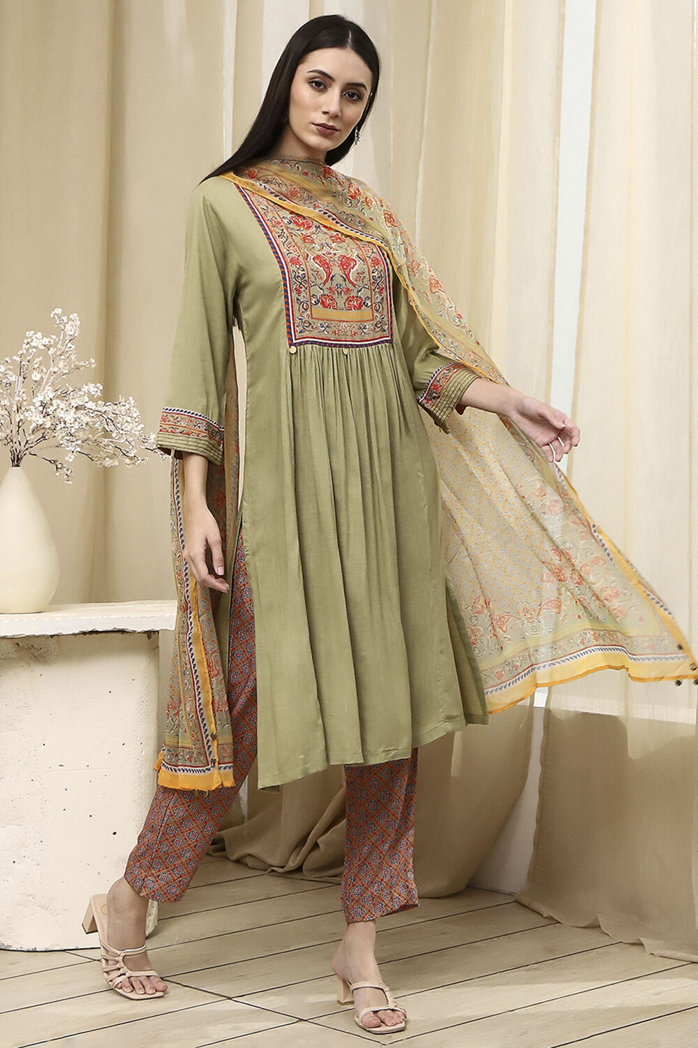 Brown Solid Gathered Straight Suit Set image number 5