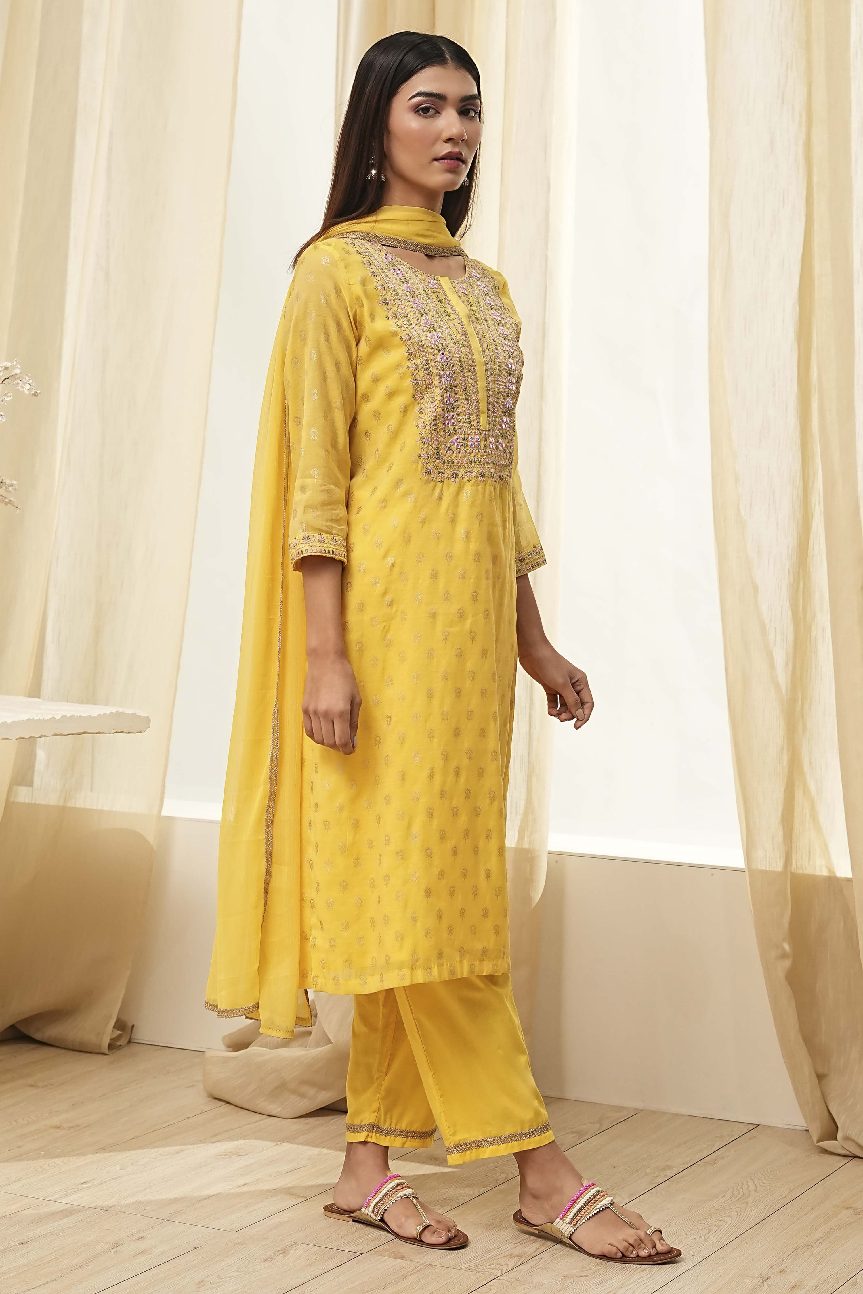 Dull Pink Embroidered Straight Suit Set image number 5