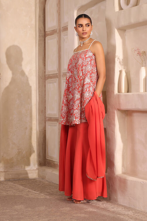 Baby Pink Poly Georgette Zari Embroidered Flared Suit Set image number 5