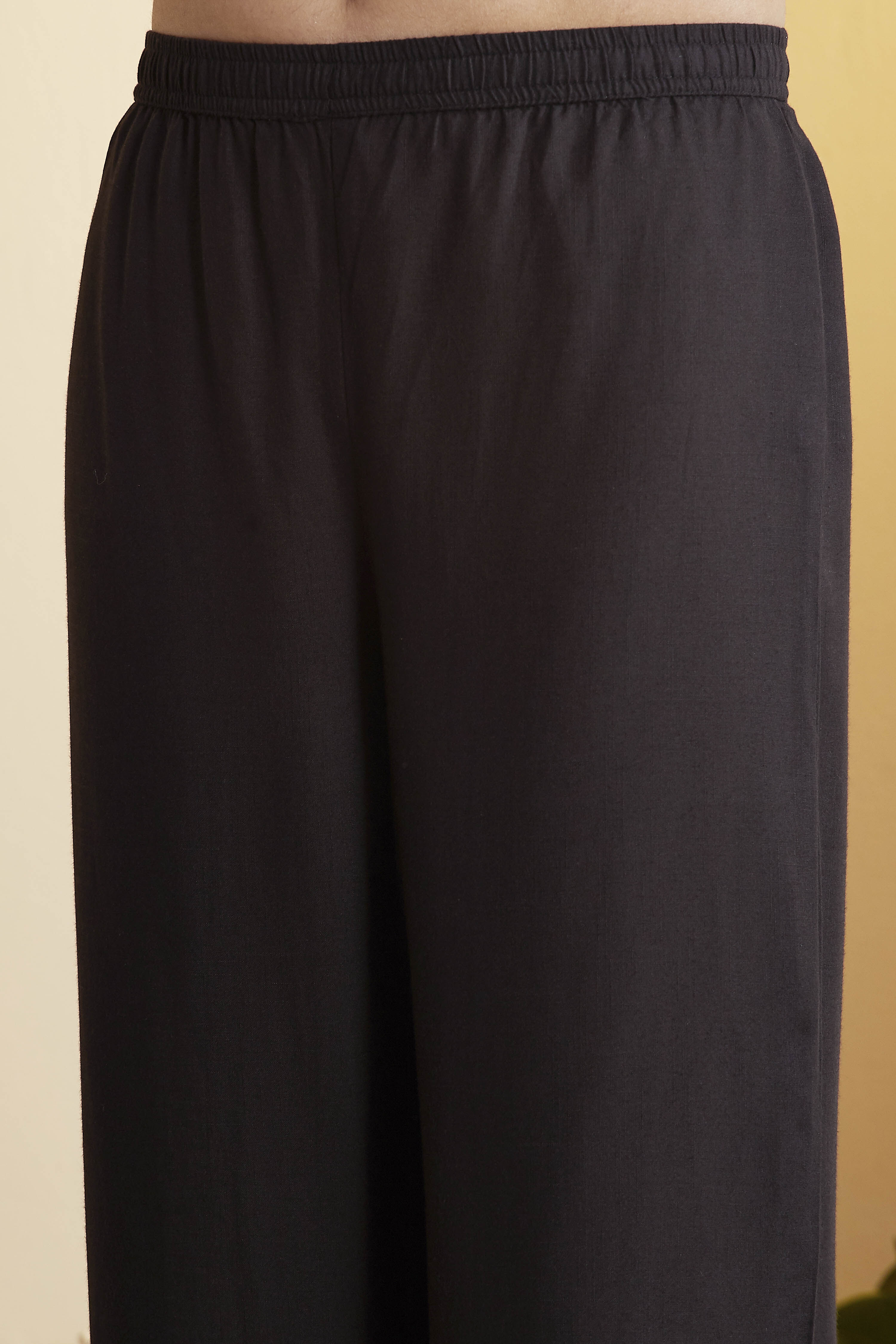 Black Viscose Blend Straight Suit Set image number 2