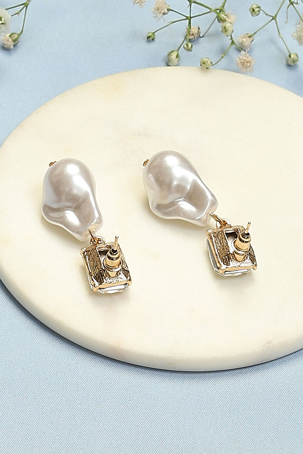 White Alloy Earrings image number 2