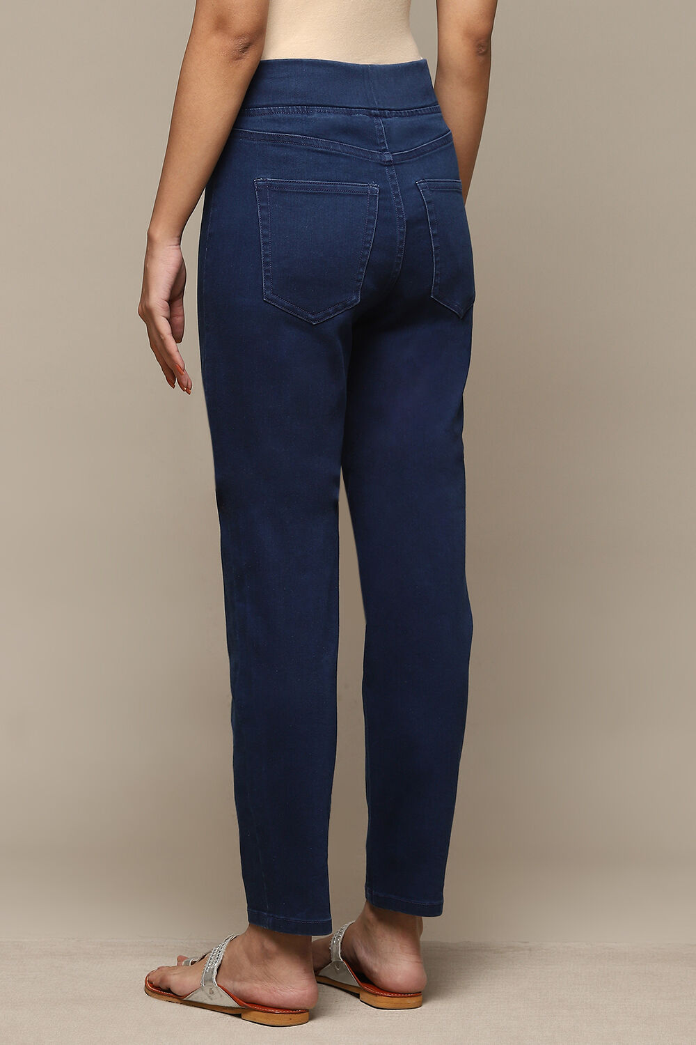 Indigo Cotton Blend Solid Jeggings image number 3