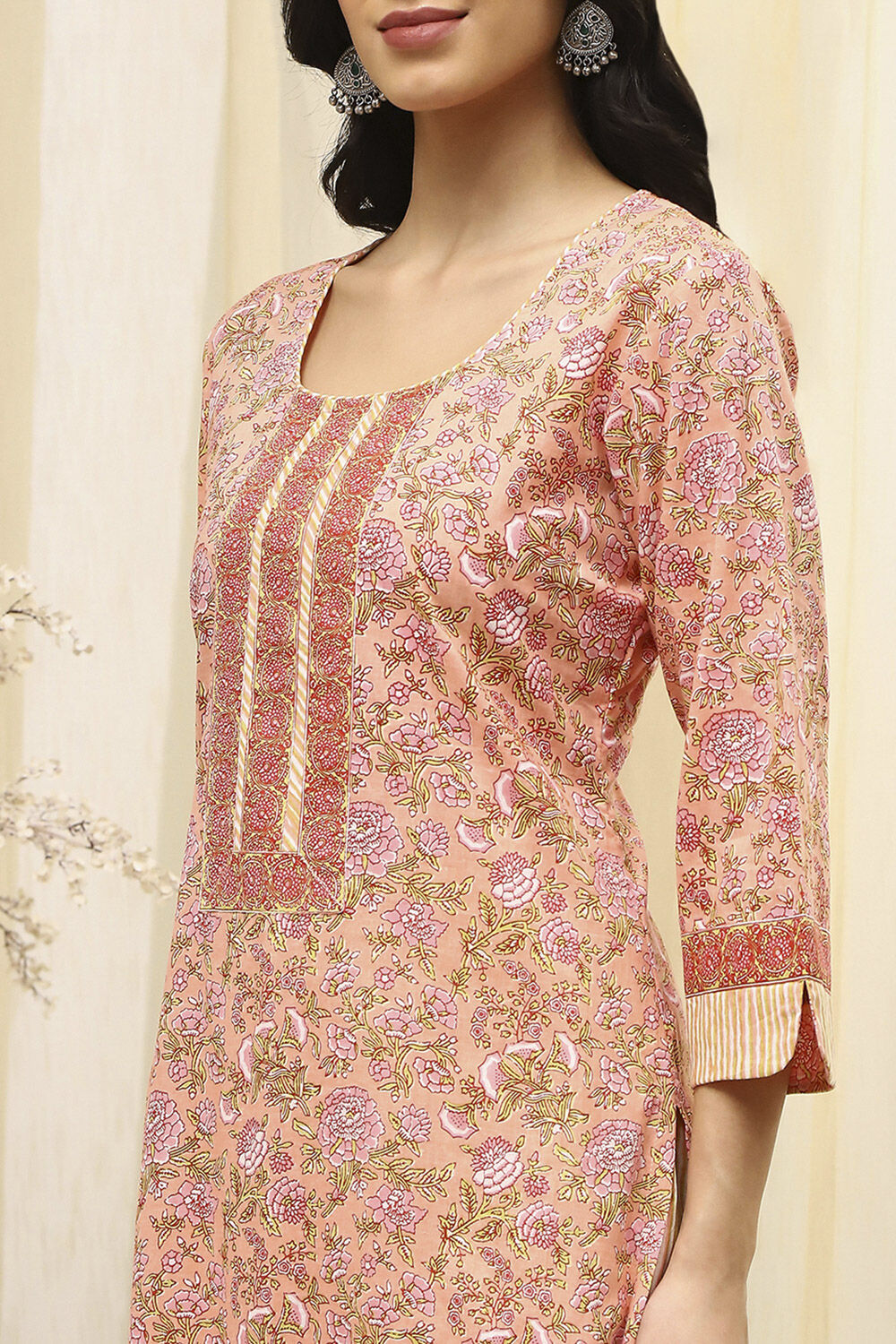 Pink Cotton Screen Print Unstitched Suit Set image number 2