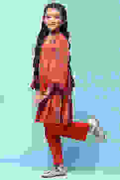 Red Printed Gathered Kurta With Red Solid Pant image number 7