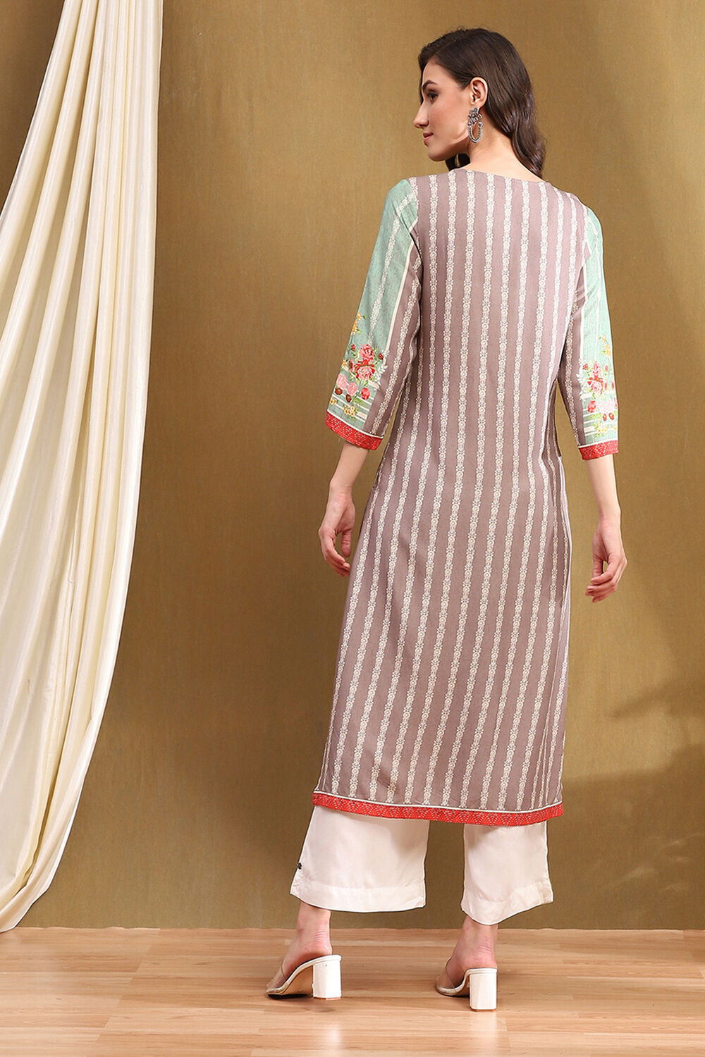 Grey Floral Block-Printed Regular Fit Straight Kurta image number 3