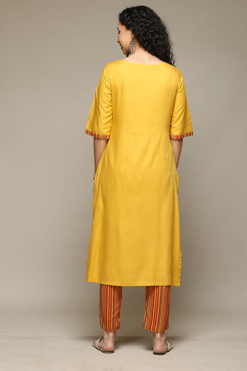 Mustard Rayon Straight Kurta Pants 2 Piece Set image number 4