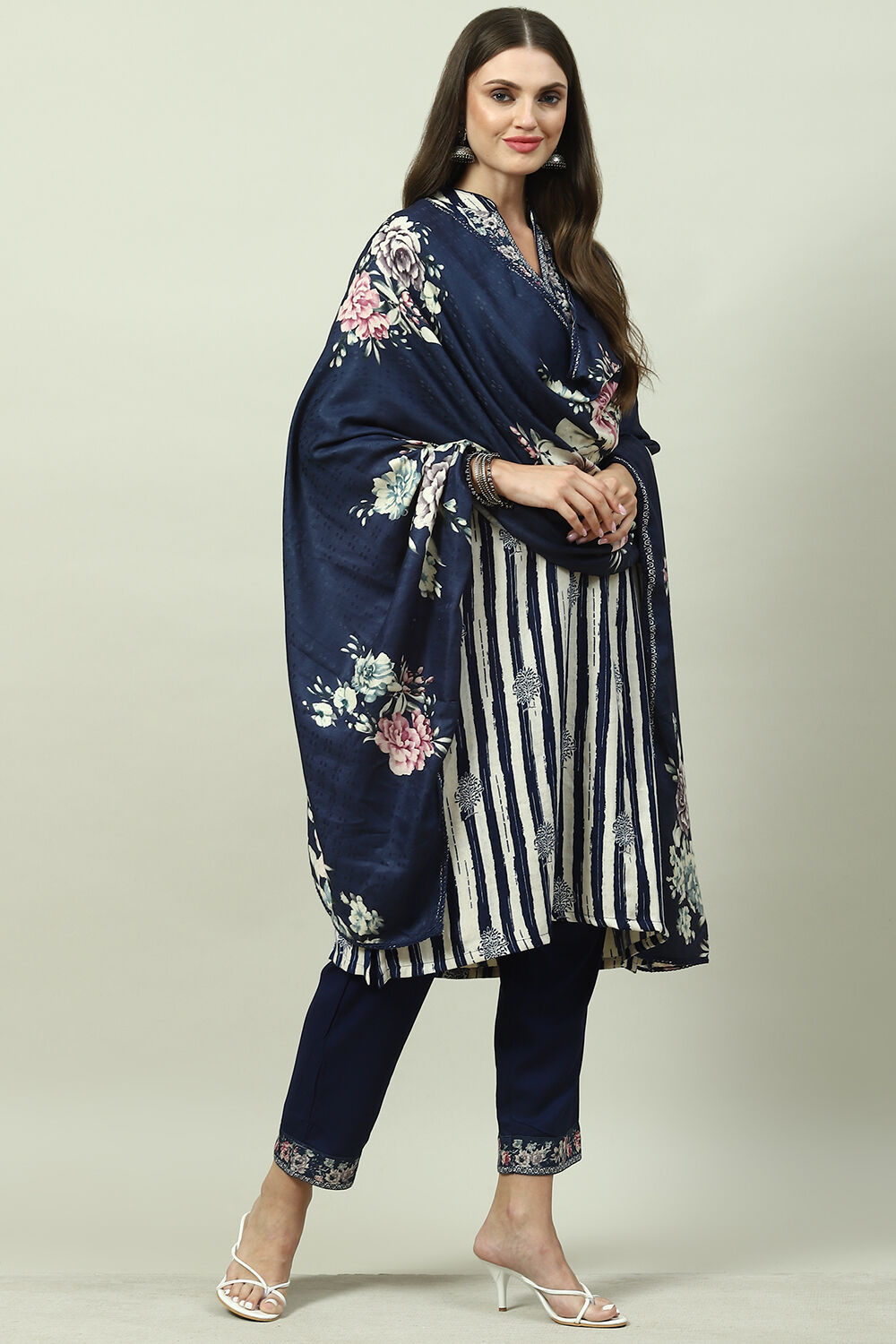 Indigo Viscose Straight Kurta Pants Suit Set image number 6