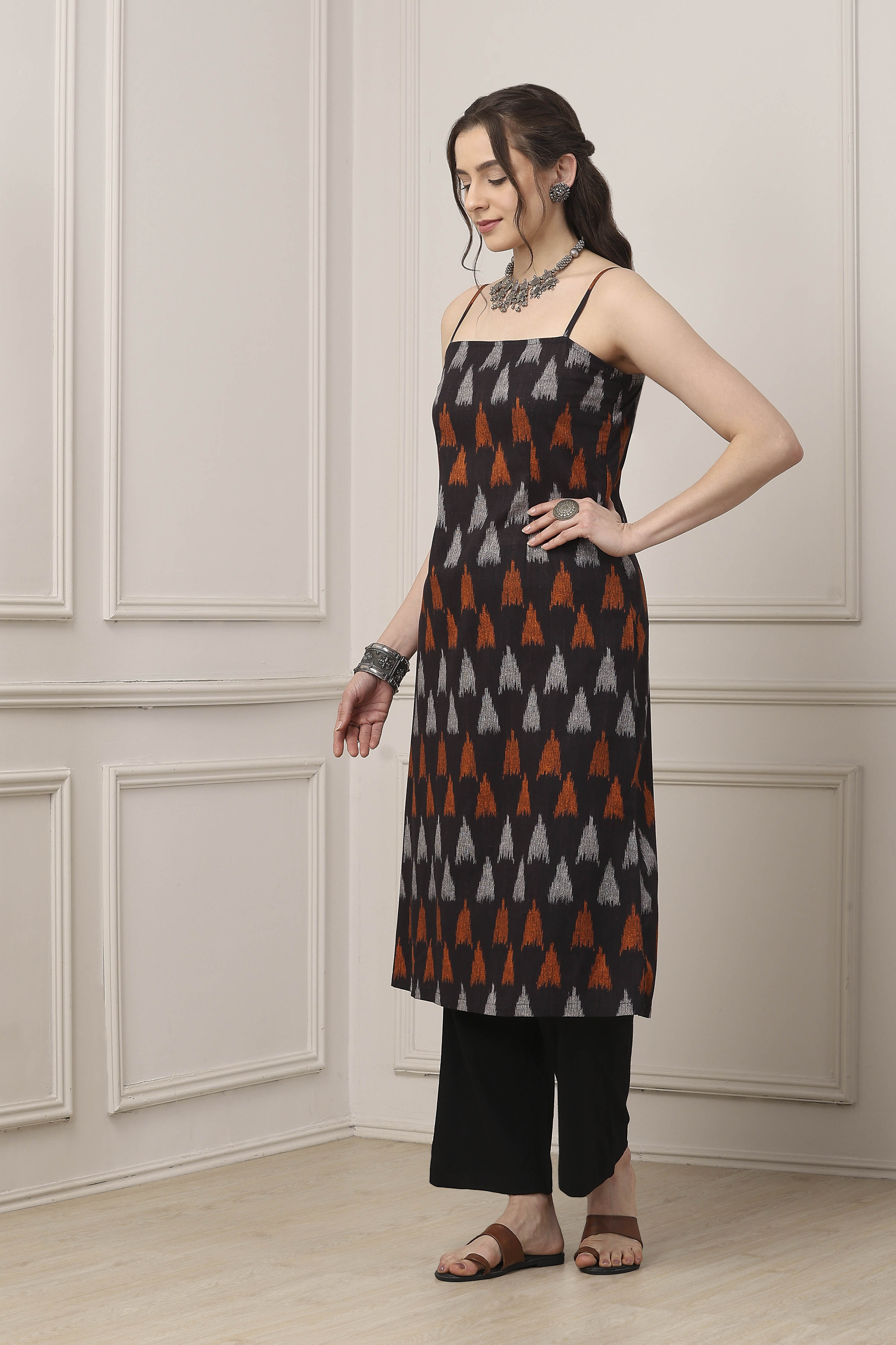 Black Cotton Abstract Printed Strappy Midi Dress image number 2
