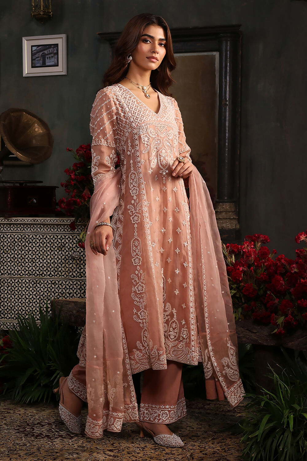 Light Green Organza Embroidered Kalidar Suit Set image number 5