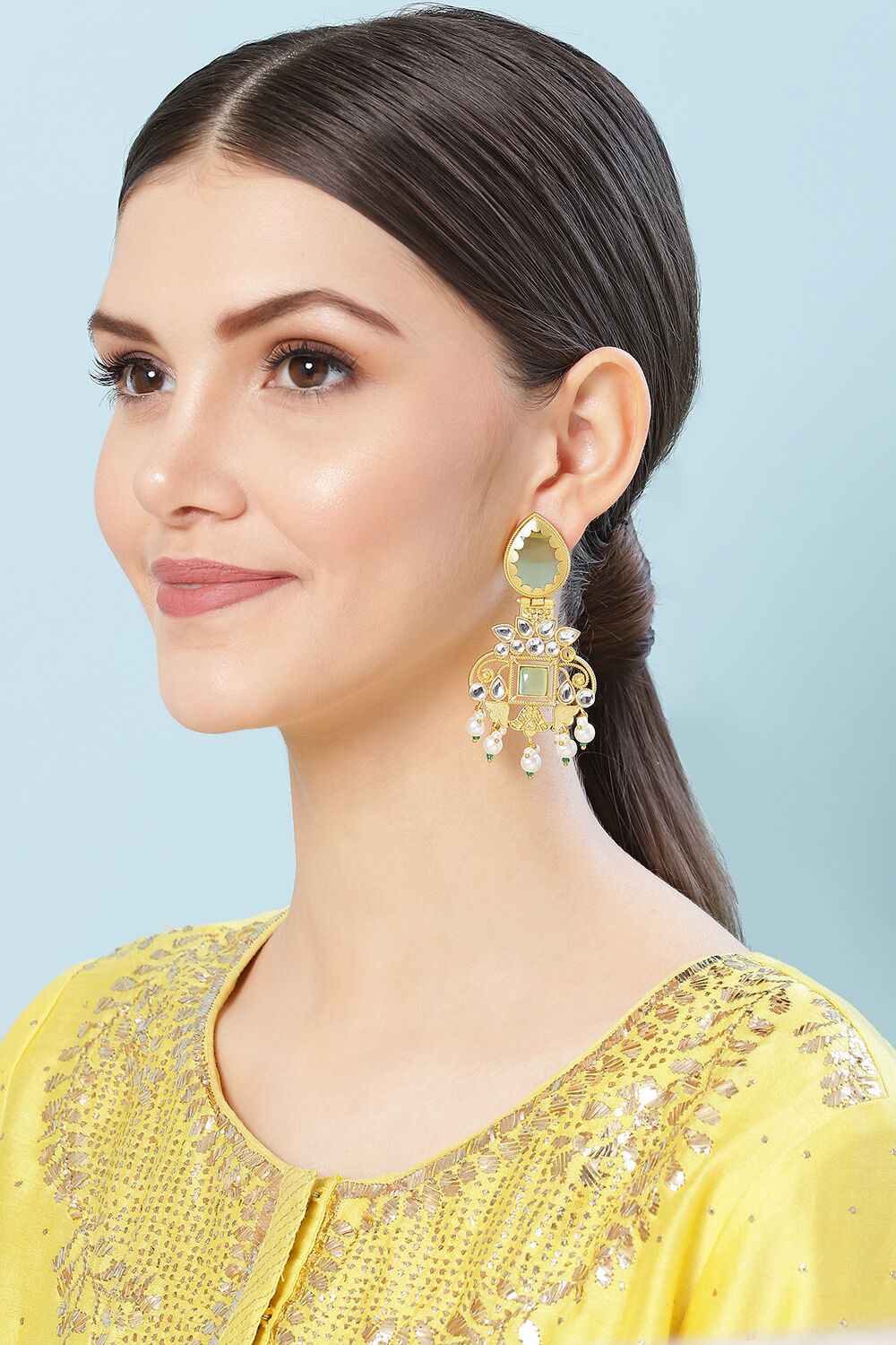 Light Green Earrings image number 3