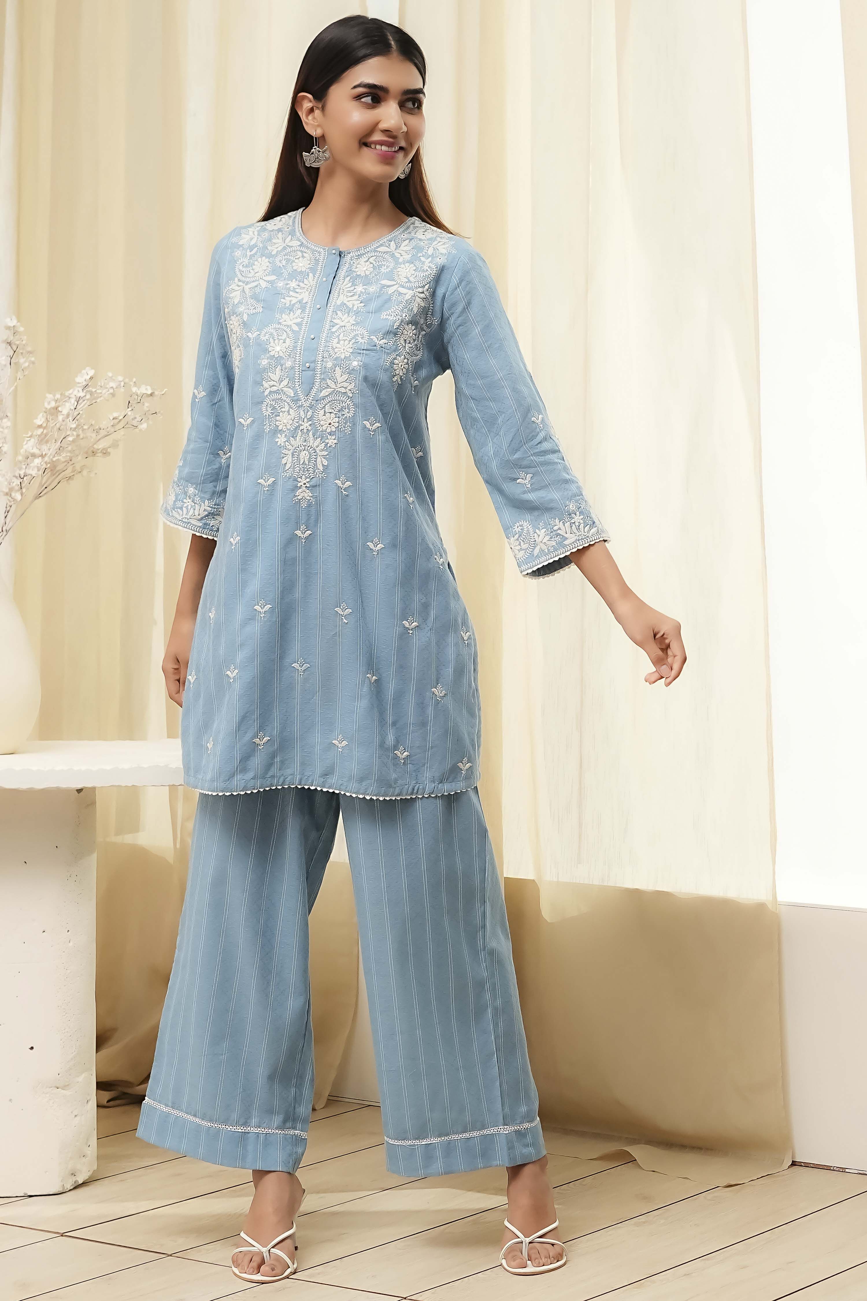 Blue Cotton Embroidered Straight Kurta Set image number 6