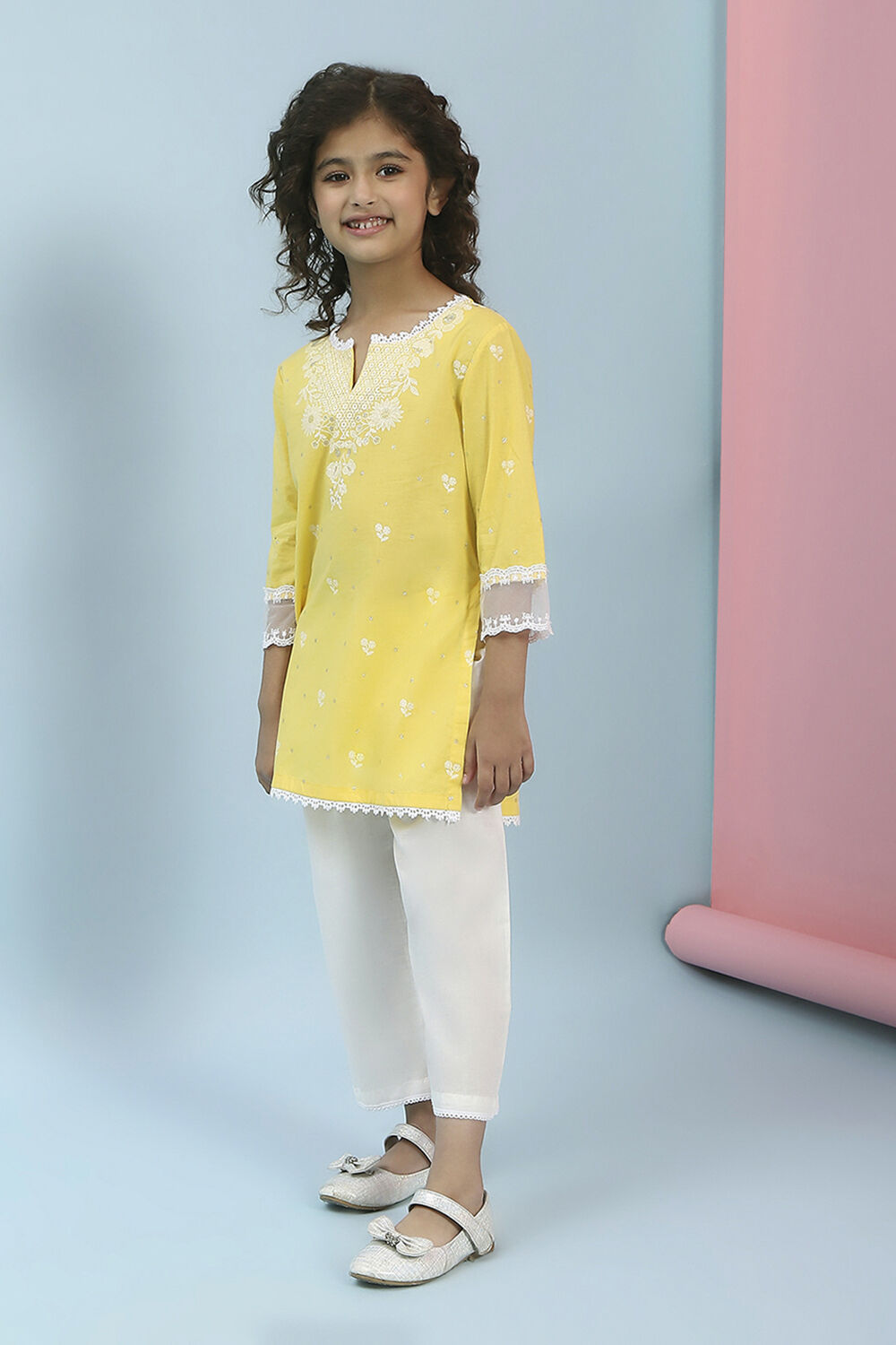 Yellow and White Cotton Printed Kurta Set image number 3