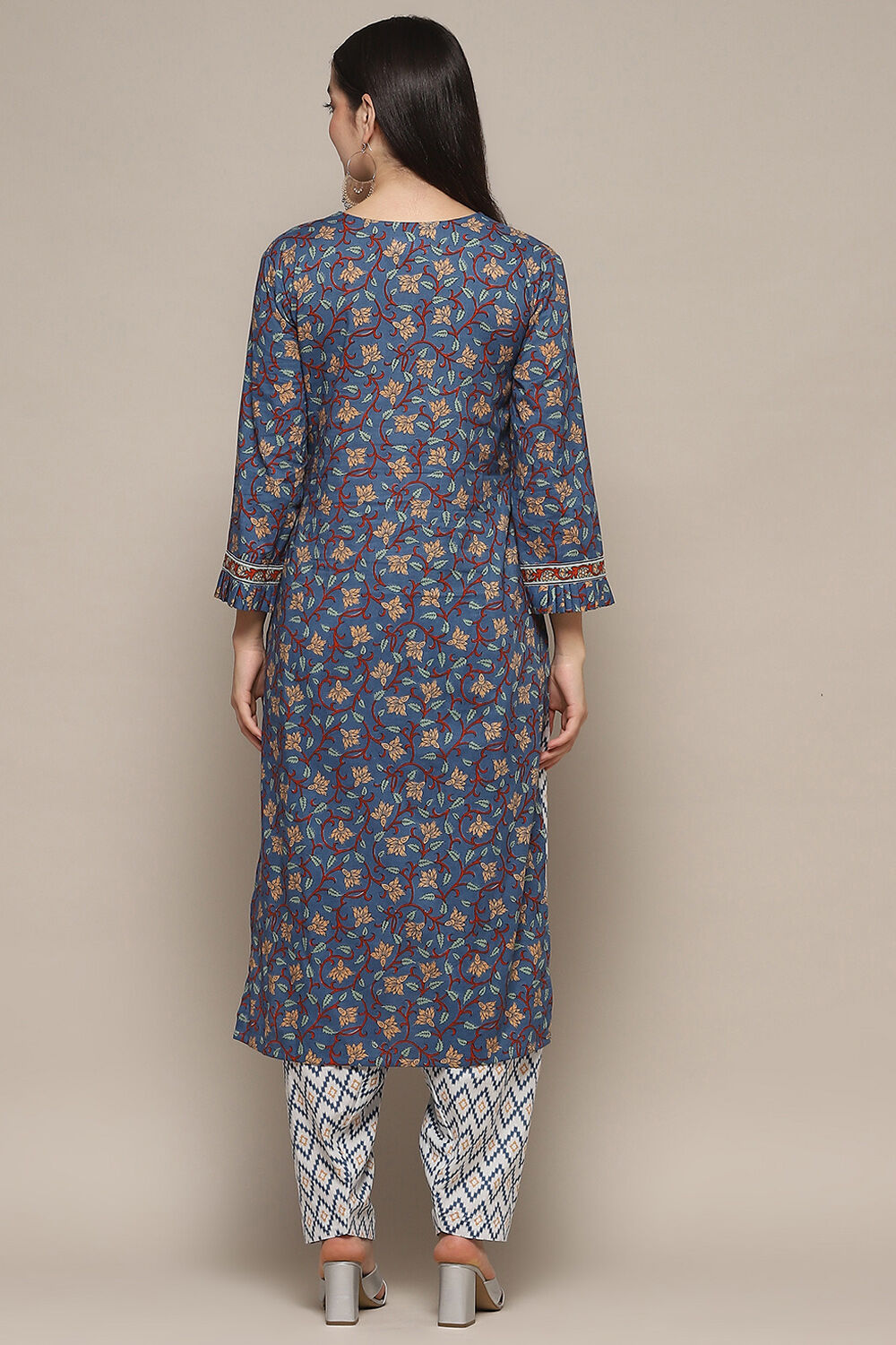 Green Cotton Unstitched Suit set image number 6