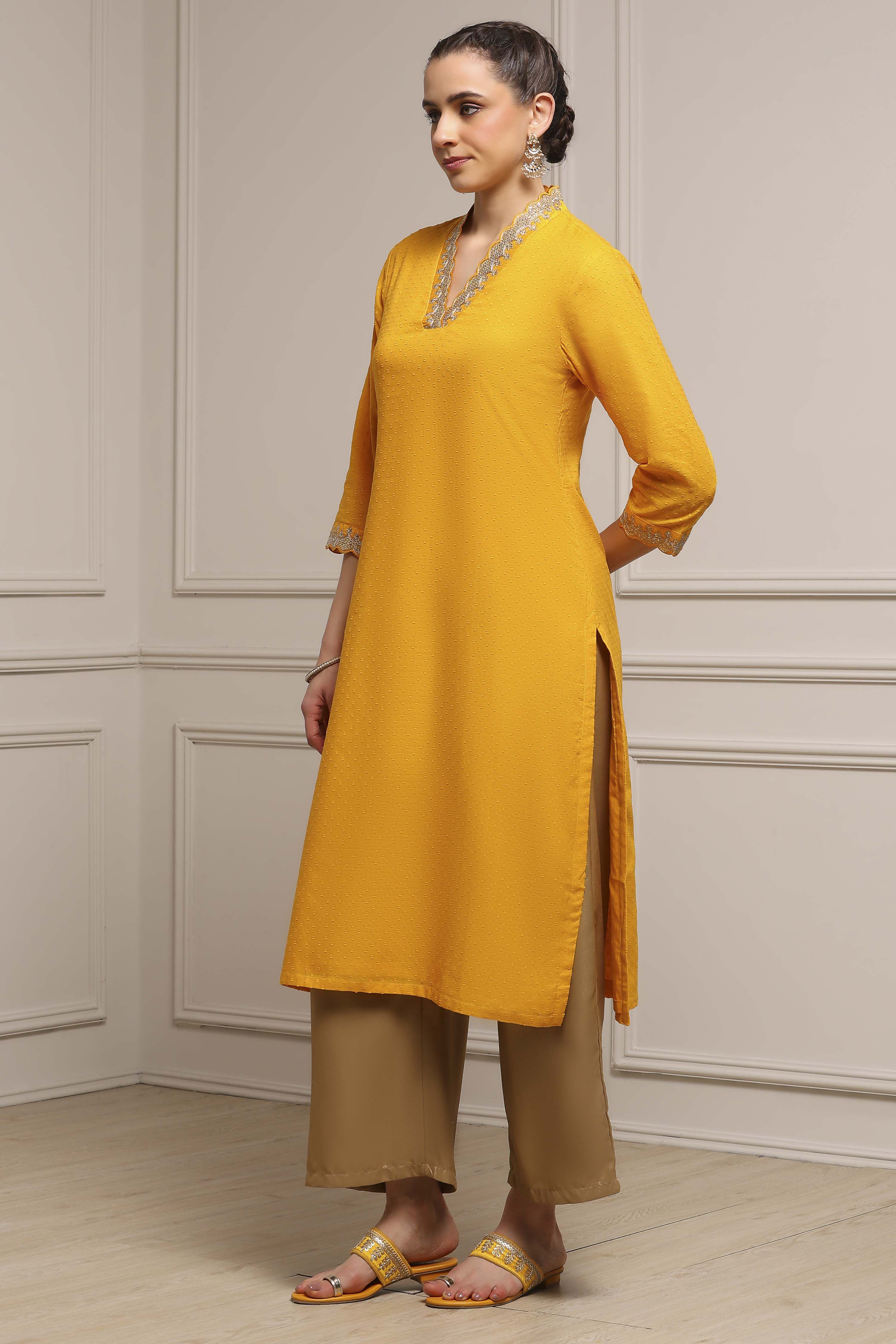 Yellow Cotton Yarndyed Straight Kurta image number 2