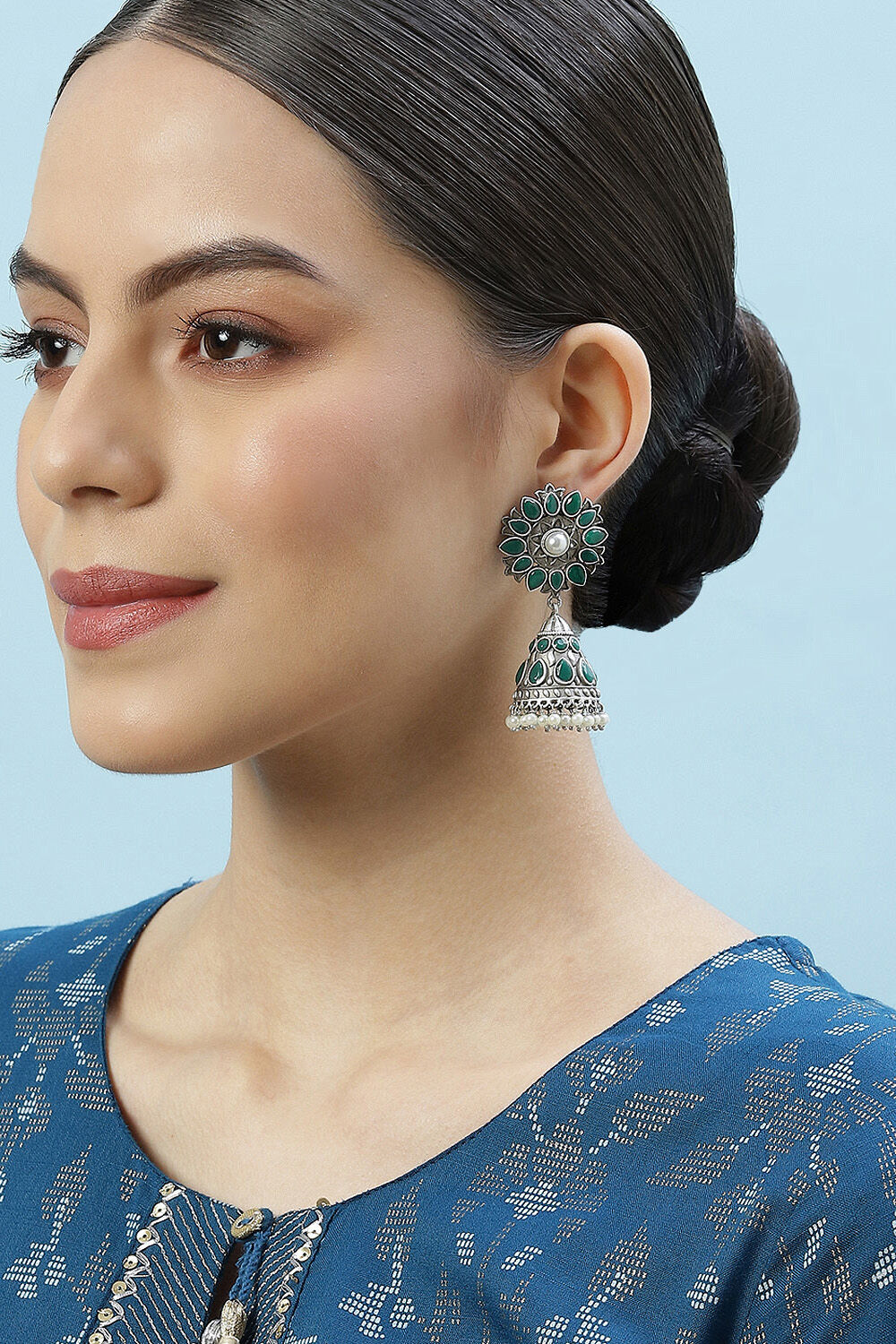 Oxidised Green Brass Earrings image number 3