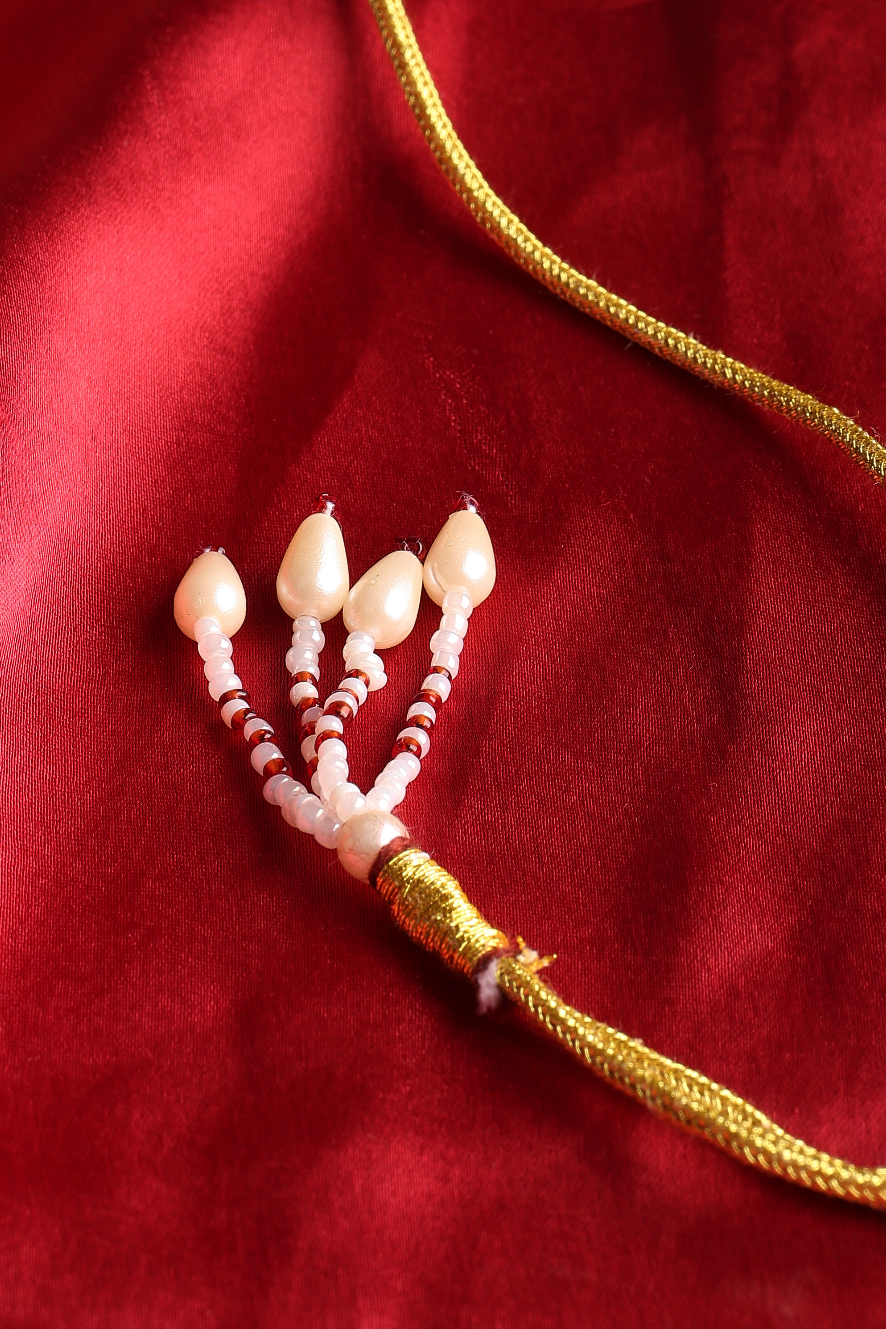 White Alloy Necklace Set image number 3