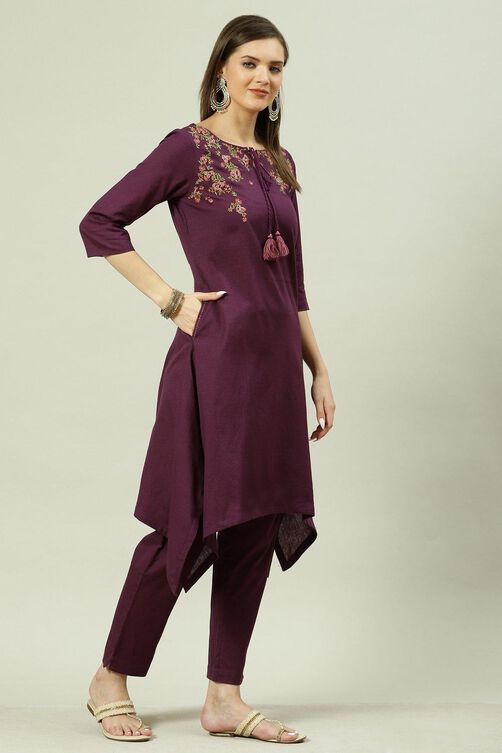 Purple Cotton Blend Asymmetric Kurta Pant 2 Piece Set image number 3