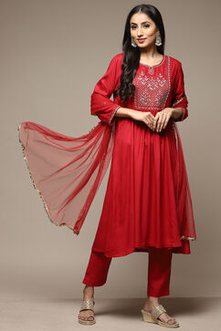 Red Rayon Gathered Kurta Pants Suit Set image number 7