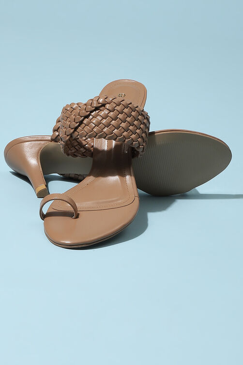 Beige Pu Ring Toe Sandals image number 3