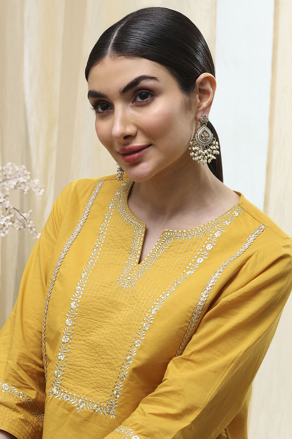 White Alloy Drop & Danglers image number 3