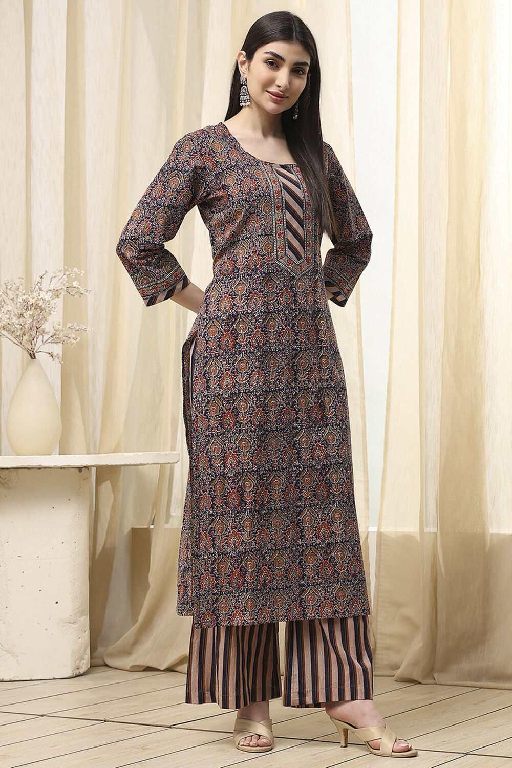 Green Cotton Floral Printed Unstitched Suit Set image number 6