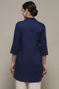 Indigo Cotton Embroidered Straight Short Kurta image number 3