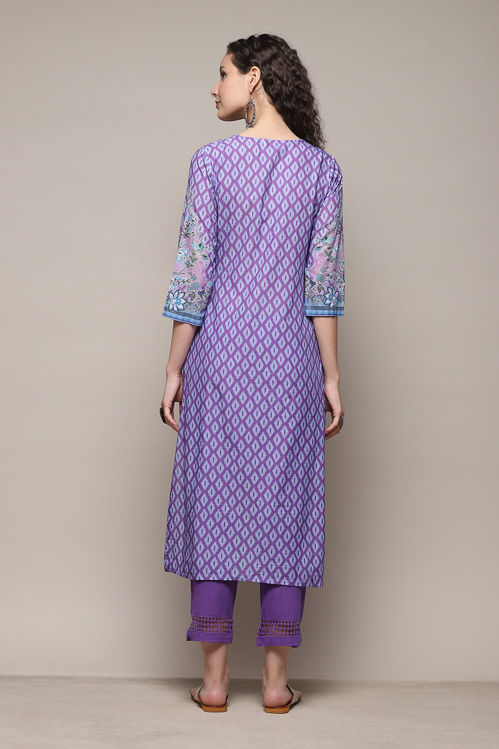 Yellow Cotton Straight Printed Kurta Slim Pant Suit Set image number 4