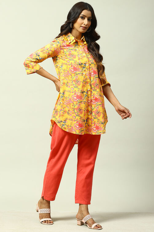 Yellow Cotton Asymmetric Printed Shirt image number 4