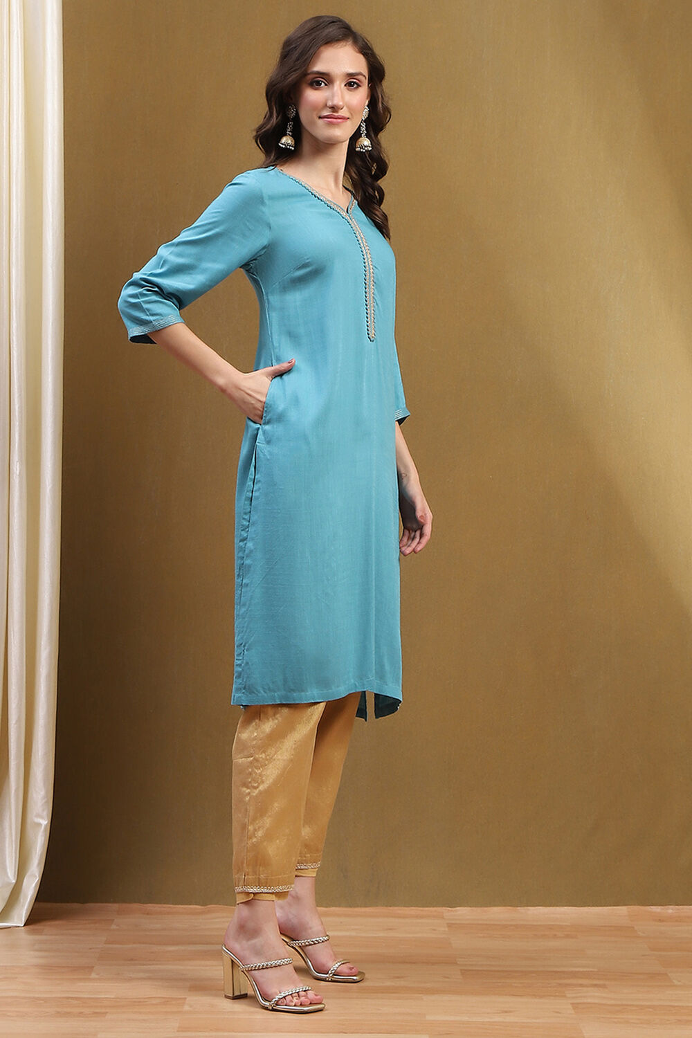 Frost Blue Solid Regular Fit Straight Kurta image number 4