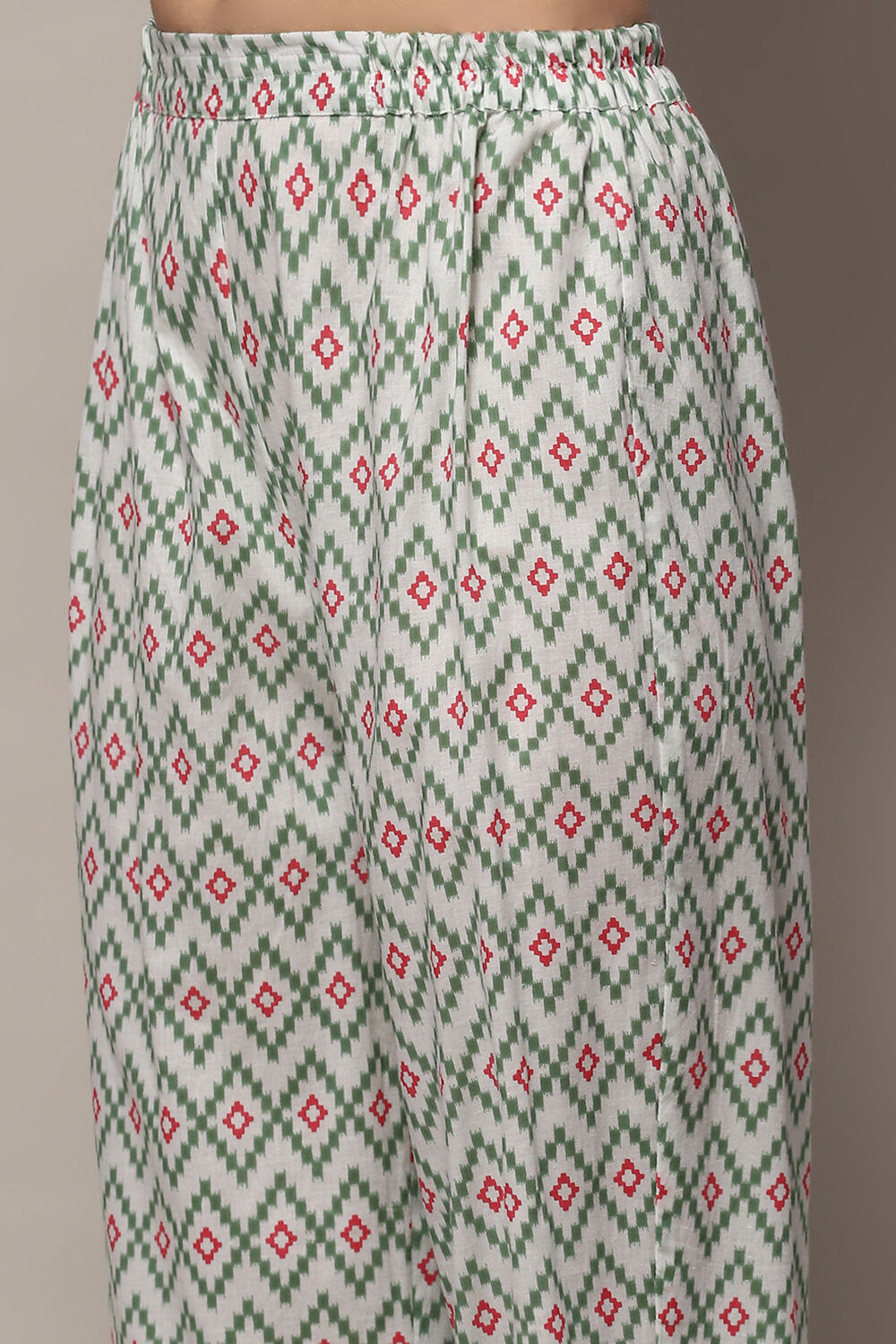 Green Cotton Unstitched Suit set image number 3